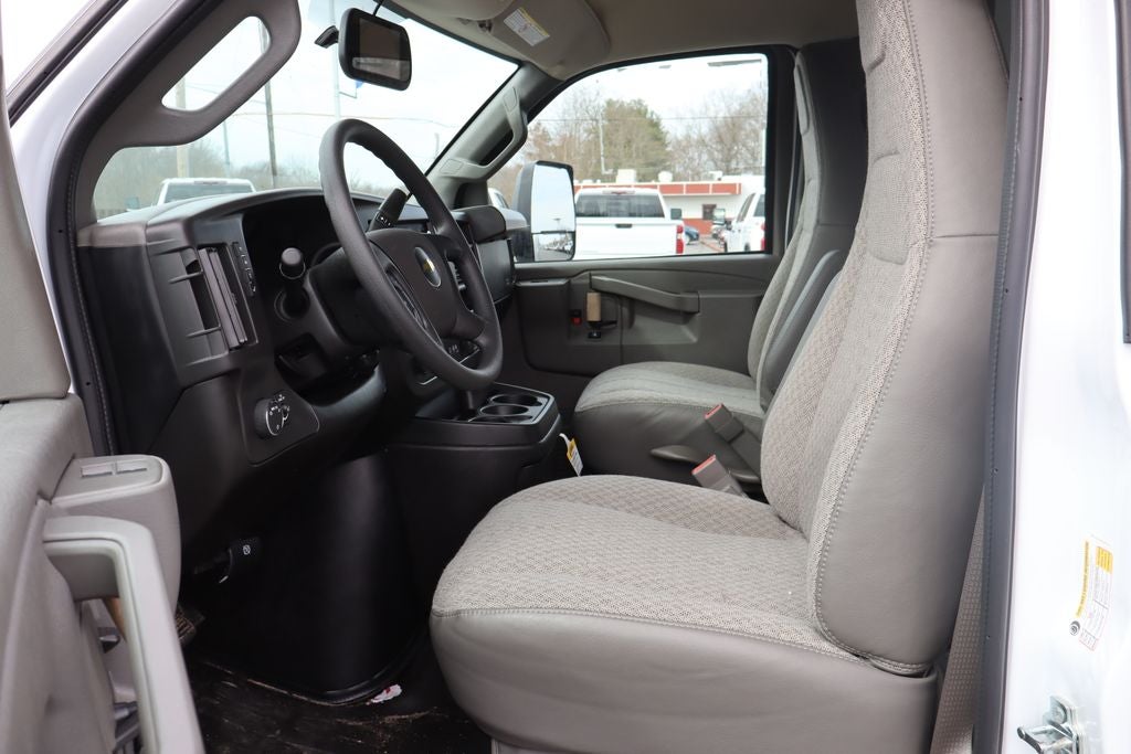 2026 Chevrolet Express 3500 Work Van w/ 16' Rockport FedEx-spec Box Van Cutaway