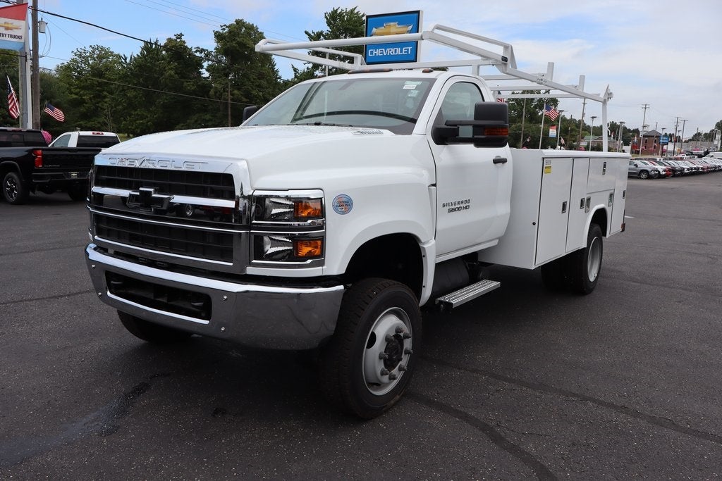 2024 Chevrolet Silverado 5500HD Medium Duty Work Truck w/ 11' Reading Aluminum Service Body