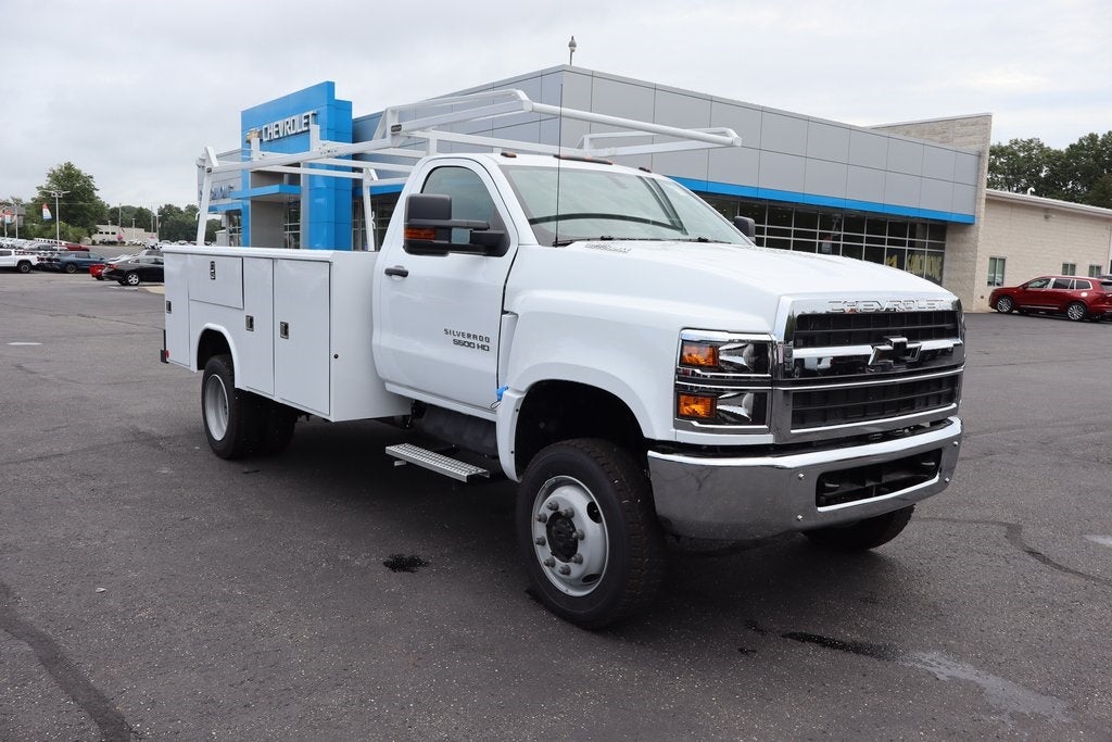 2024 Chevrolet Silverado 5500HD Medium Duty Work Truck w/ 11' Reading Aluminum Service Body