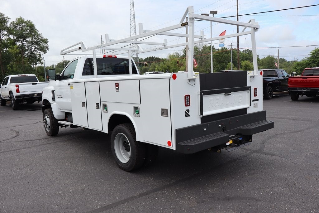 2024 Chevrolet Silverado 5500HD Medium Duty Work Truck w/ 11' Reading Aluminum Service Body
