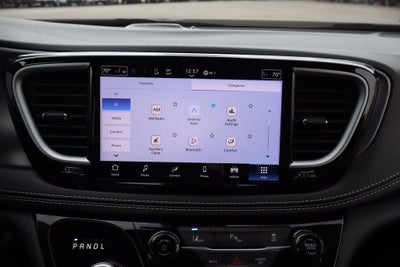 2025 Chrysler Pacifica Hybrid Select