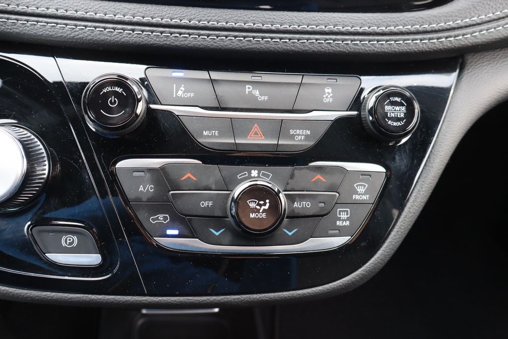 2025 Chrysler Pacifica Hybrid Select