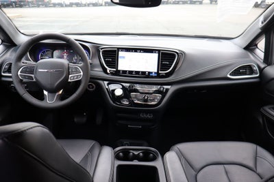 2025 Chrysler Pacifica Hybrid Select