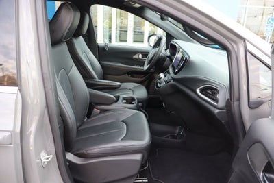 2025 Chrysler Pacifica Hybrid Select