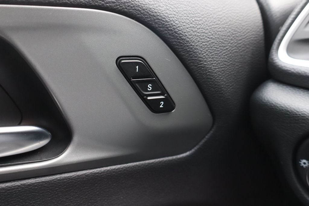 2025 Chrysler Pacifica Hybrid Select