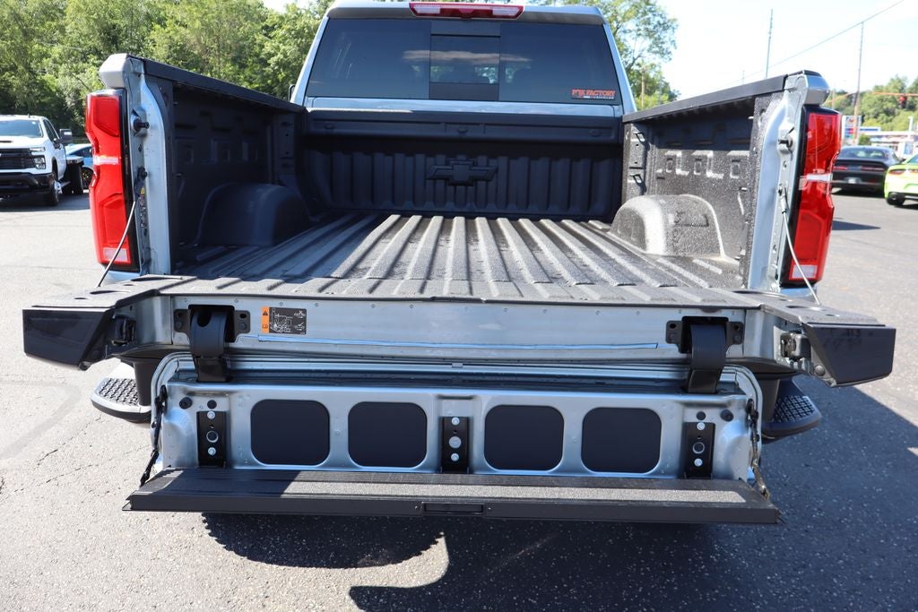 2026 Chevrolet Silverado 2500HD LT Black Widow Edition