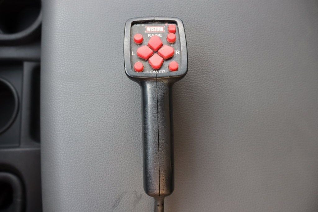 2018 RAM 3500 Tradesman 167.5 WB w/ Flatbed & Snow Plow