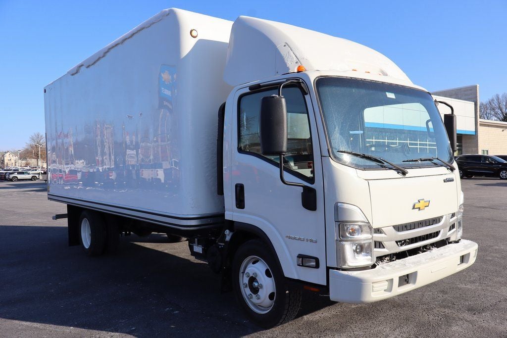2025 Chevrolet 4500 HG LCF Gas w/ 18' Unicell Box Van