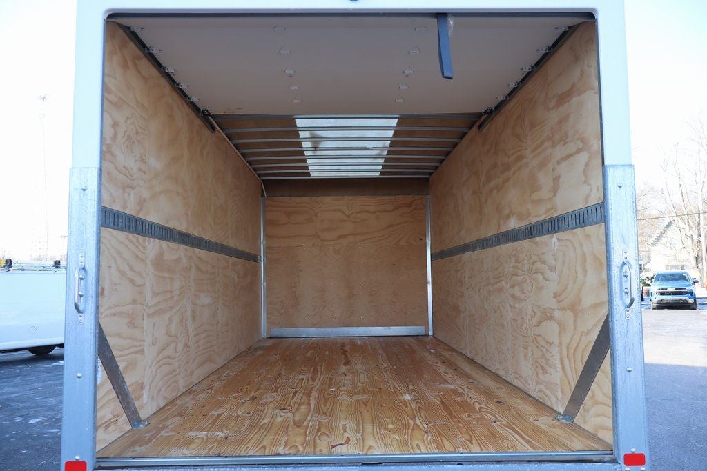 2025 Chevrolet 4500 HG LCF Gas w/ 18' Unicell Box Van