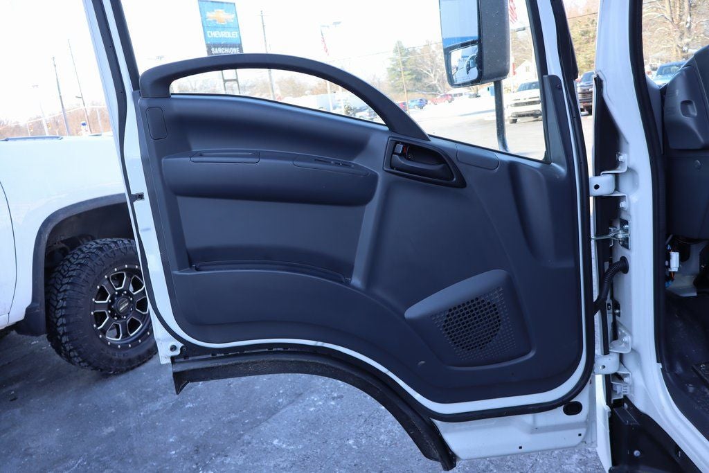 2025 Chevrolet 4500 HG LCF Gas w/ 18' Unicell Box Van