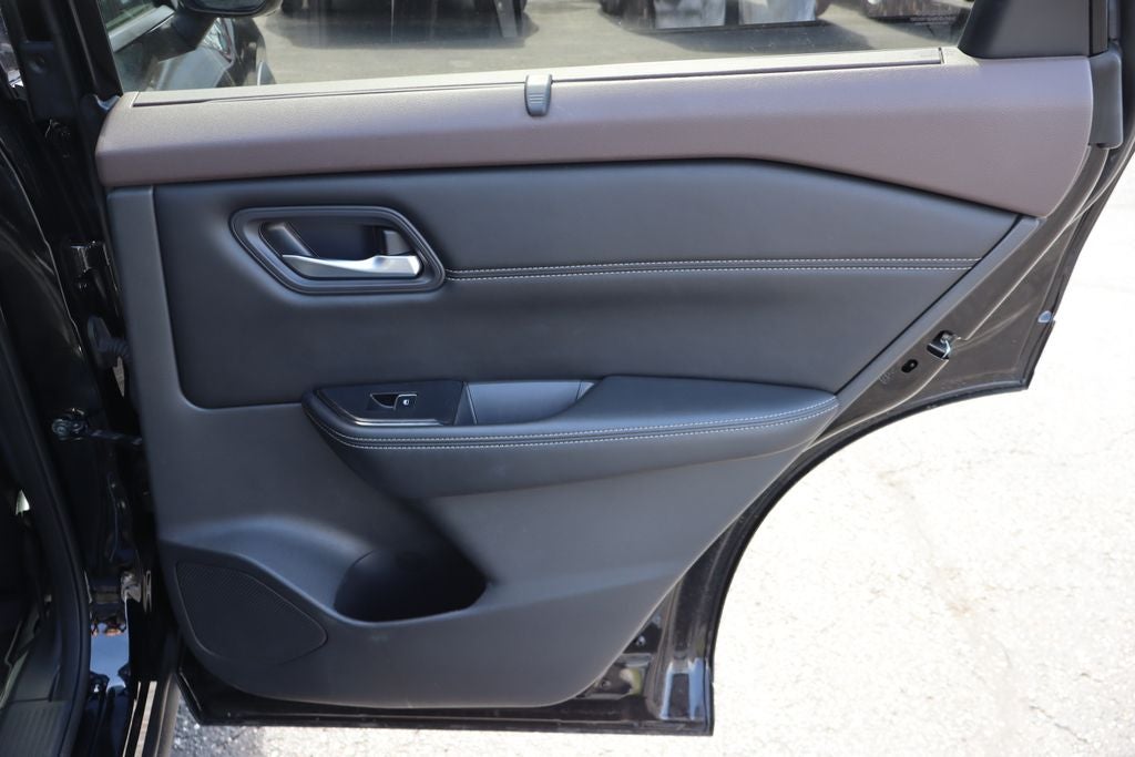 2022 Nissan Rogue SL