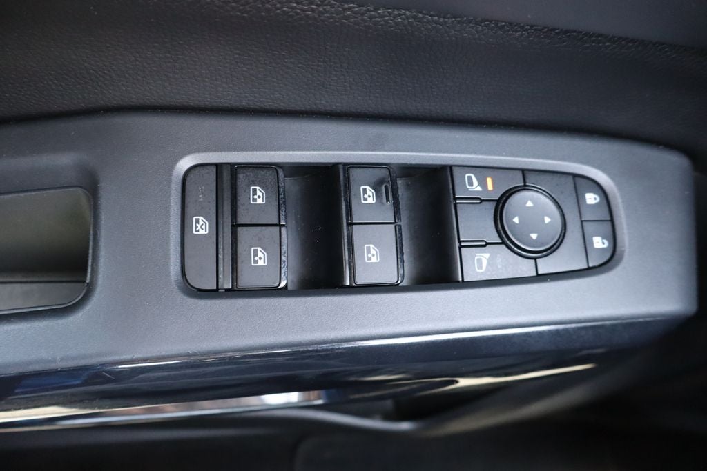2023 Nissan Pathfinder S