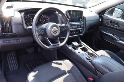 2023 Nissan Pathfinder S