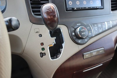 2012 Toyota Sienna XLE 8 Passenger