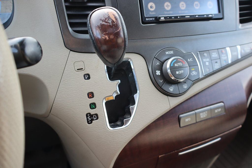 2012 Toyota Sienna XLE 8 Passenger