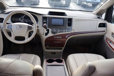 2012 Toyota Sienna XLE 8 Passenger