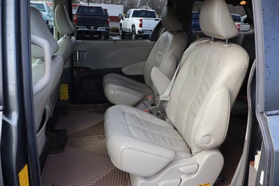 2012 Toyota Sienna XLE 8 Passenger