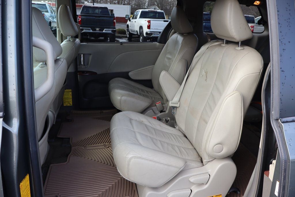 2012 Toyota Sienna XLE 8 Passenger