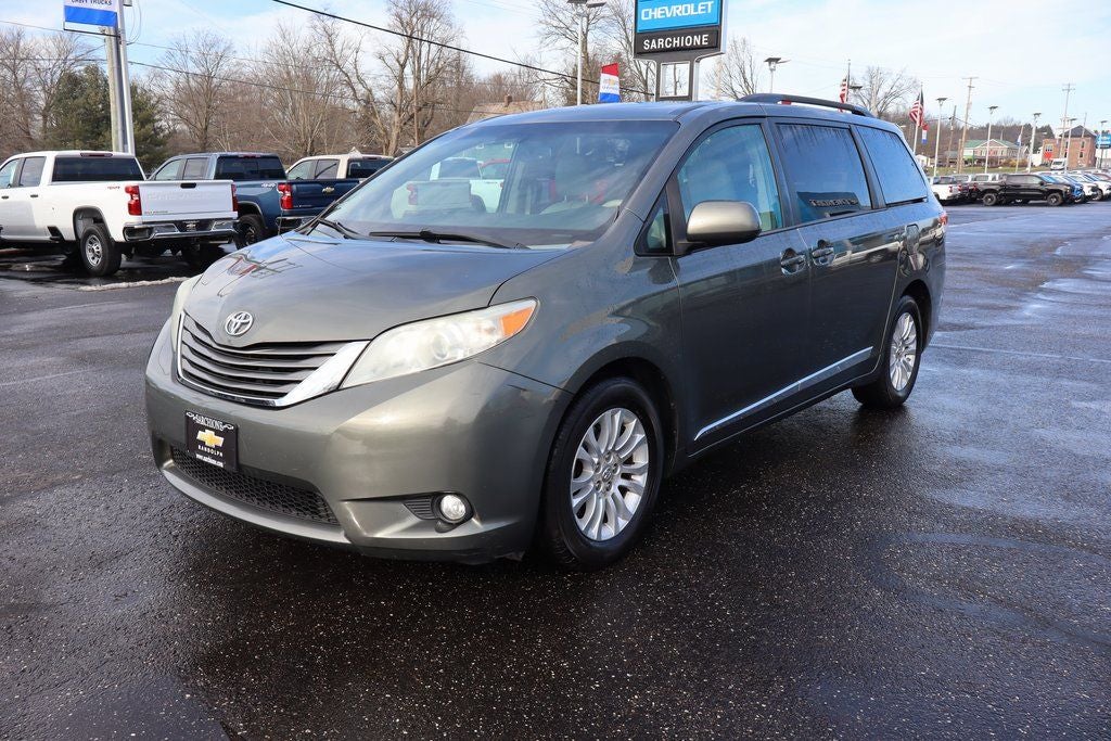 2012 Toyota Sienna XLE 8 Passenger