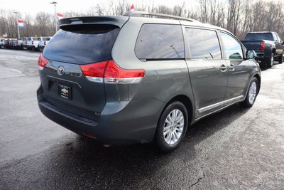 2012 Toyota Sienna XLE 8 Passenger
