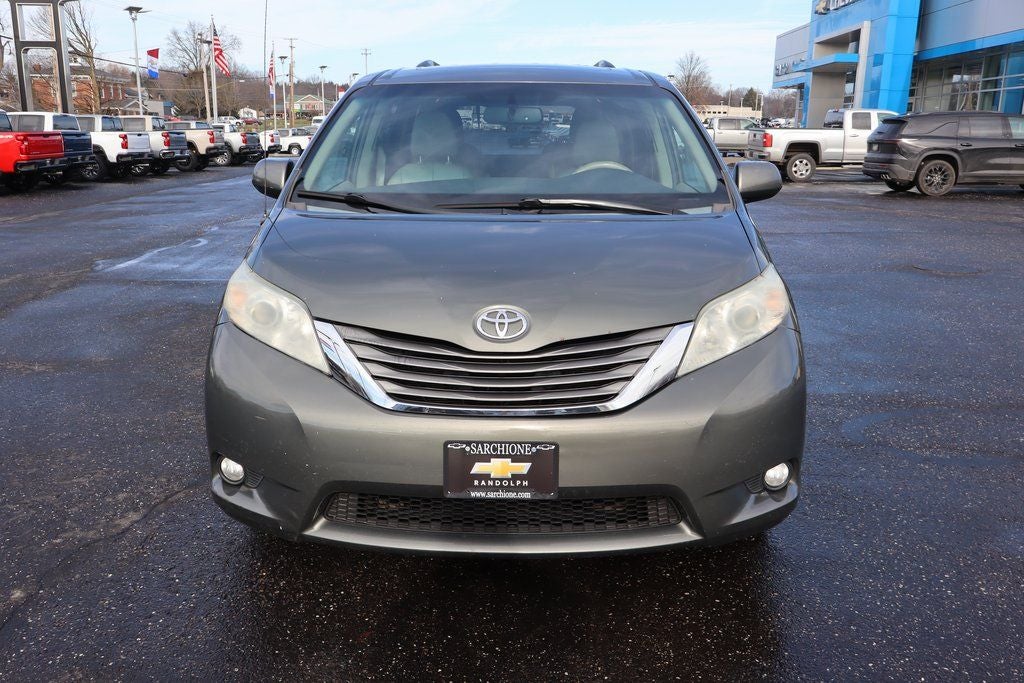 2012 Toyota Sienna XLE 8 Passenger