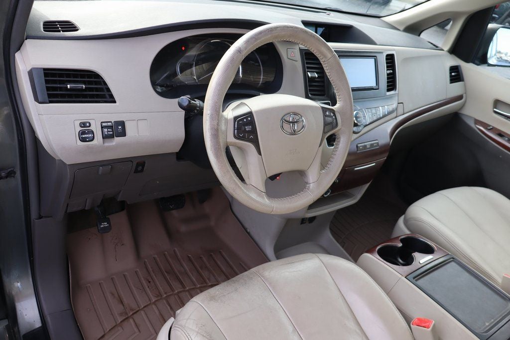 2012 Toyota Sienna XLE 8 Passenger