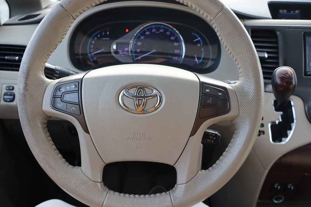 2012 Toyota Sienna XLE 8 Passenger