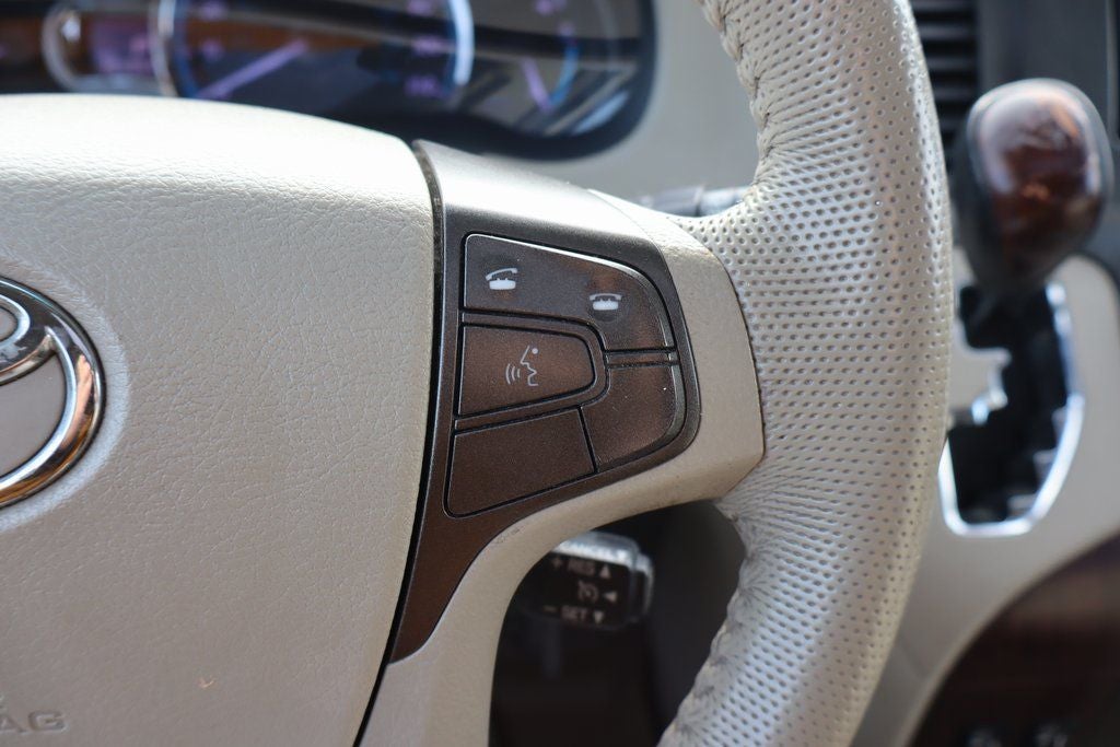 2012 Toyota Sienna XLE 8 Passenger