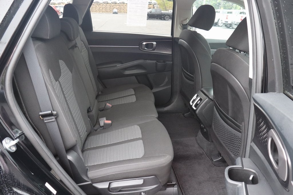 2022 Kia Sorento LX