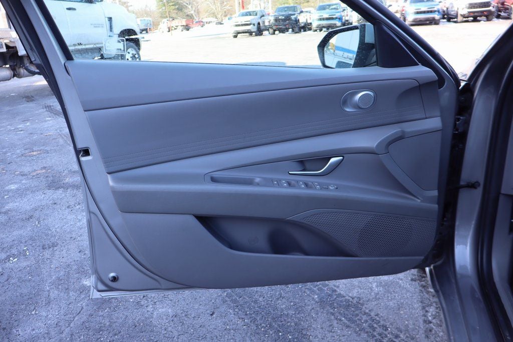 2021 Hyundai Elantra SE