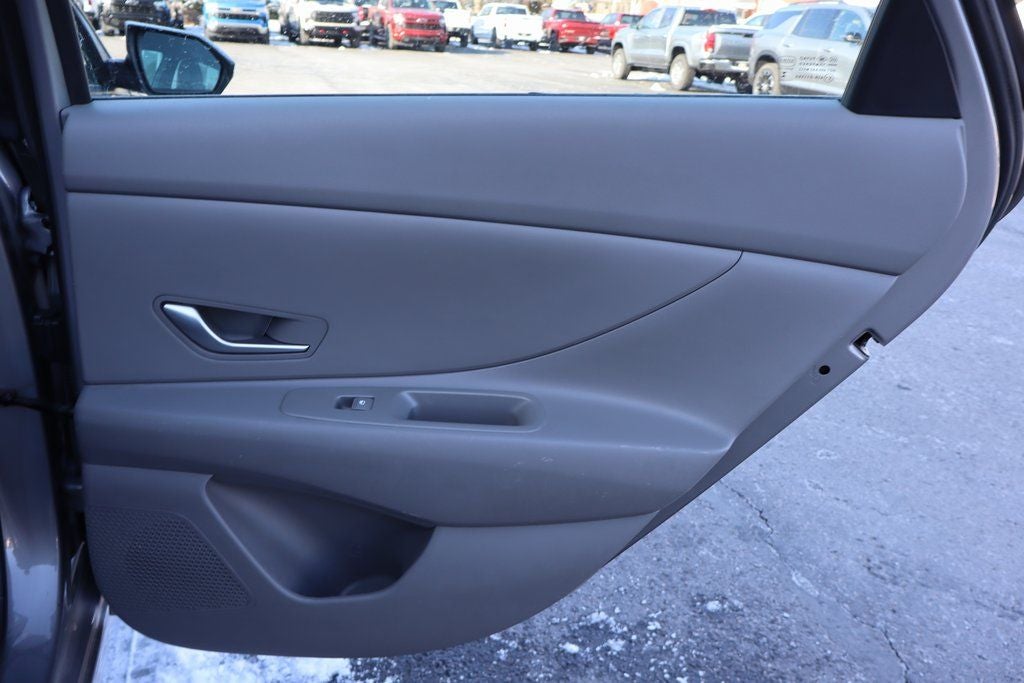 2021 Hyundai Elantra SE