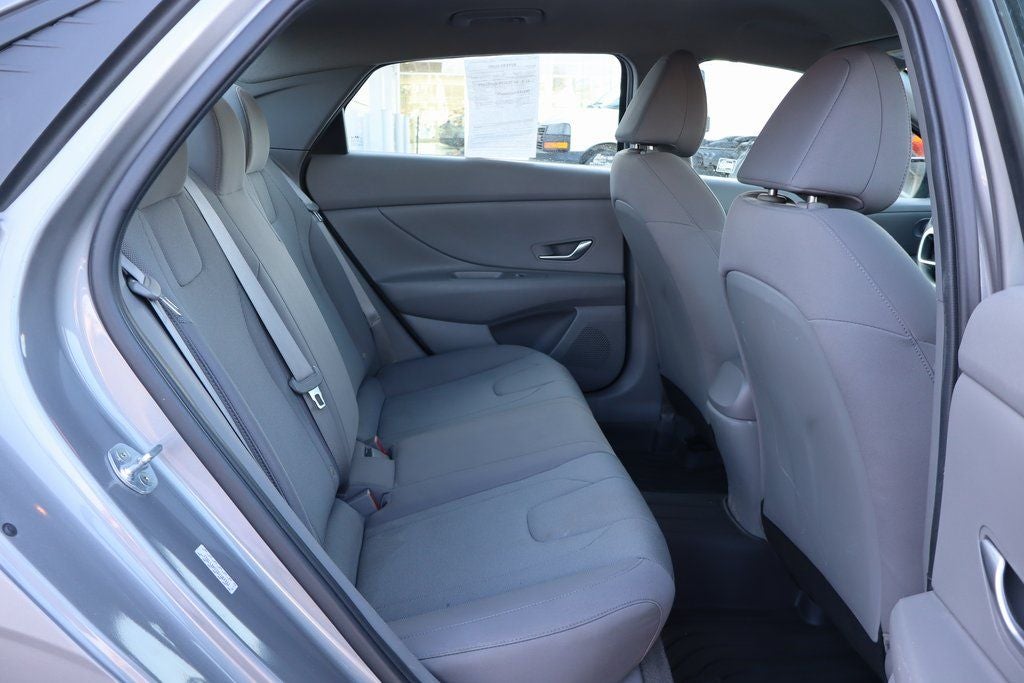 2021 Hyundai Elantra SE