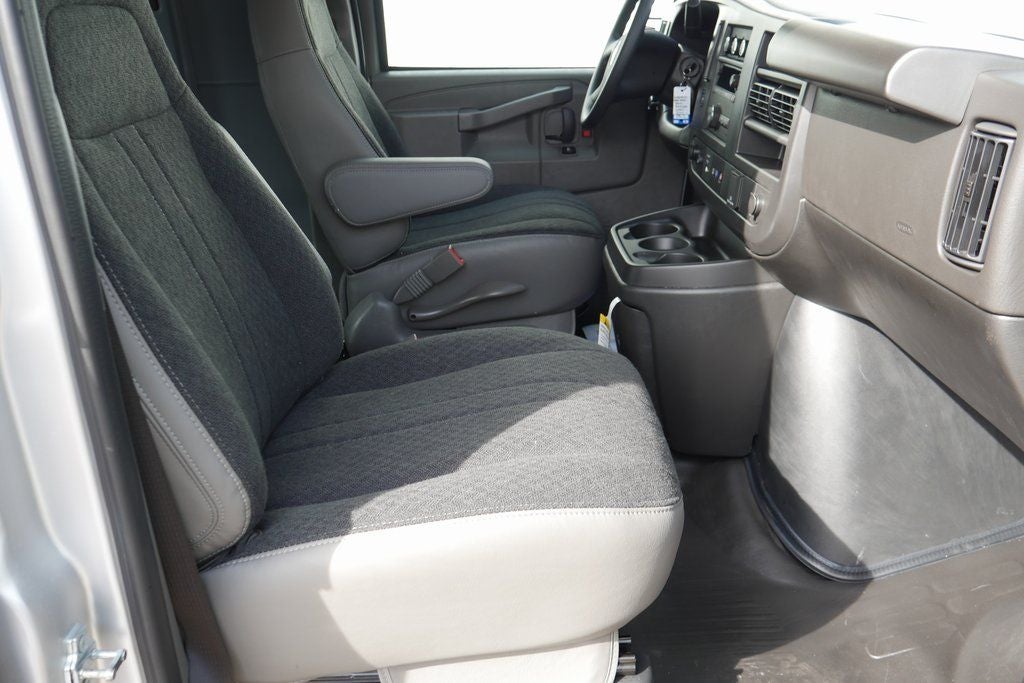 2025 Chevrolet Express 2500 Work Van Cargo