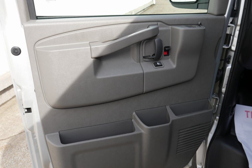 2025 Chevrolet Express 2500 Work Van Cargo