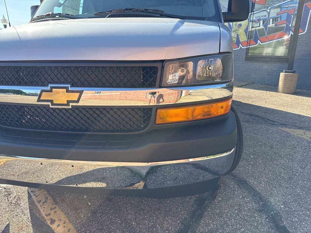 2025 Chevrolet Express 2500 Work Van Cargo