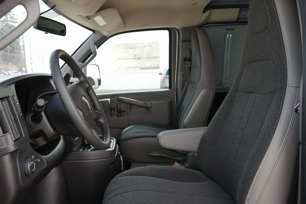 2025 Chevrolet Express 2500 Work Van Cargo