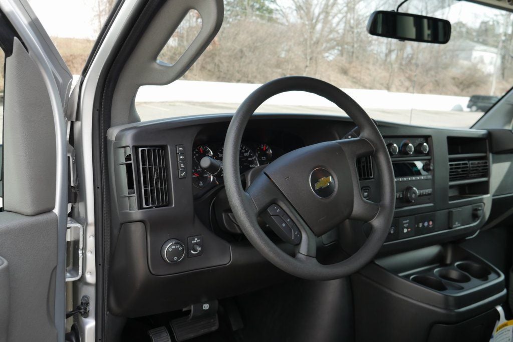 2025 Chevrolet Express 2500 Work Van Cargo