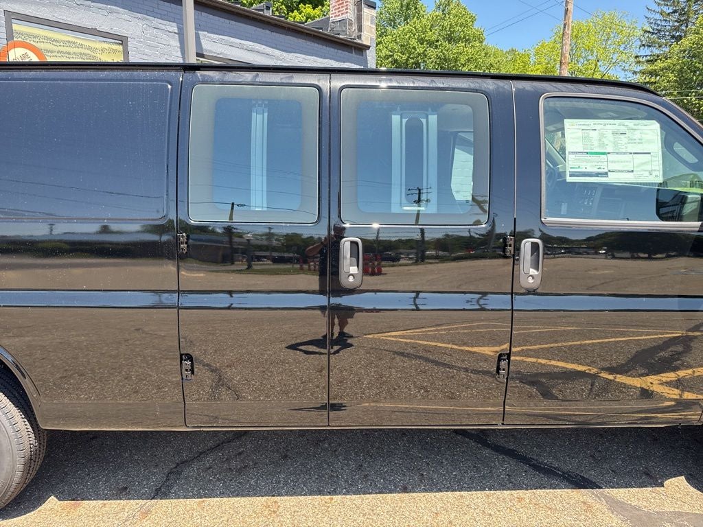 2026 Chevrolet Express 2500 Work Van Cargo