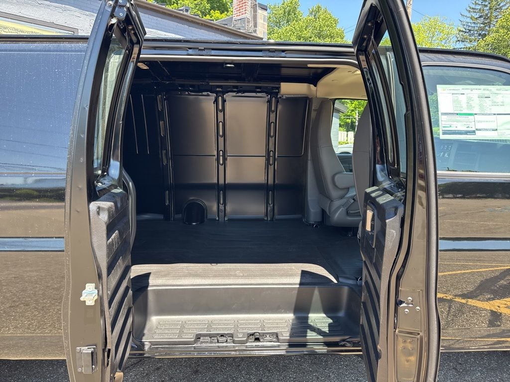 2026 Chevrolet Express 2500 Work Van Cargo