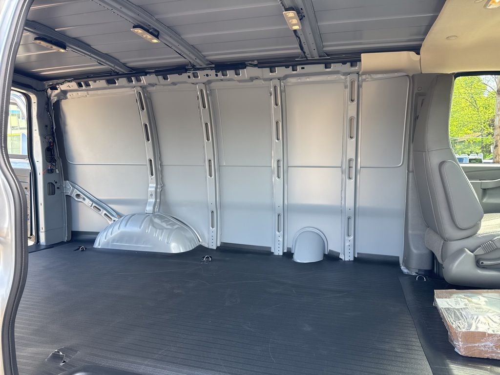 2026 Chevrolet Express 3500 Work Van Cargo