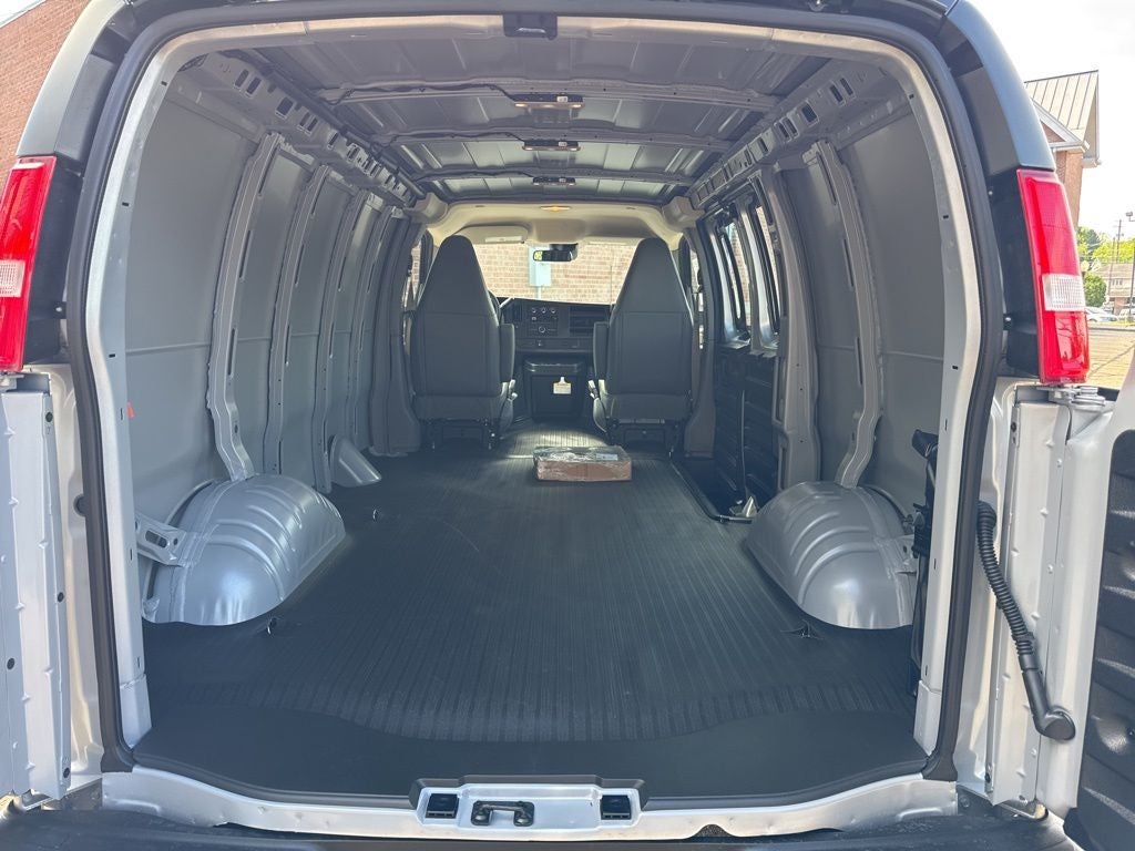 2026 Chevrolet Express 3500 Work Van Cargo