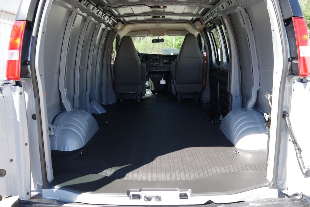 2026 Chevrolet Express 3500 Work Van Cargo