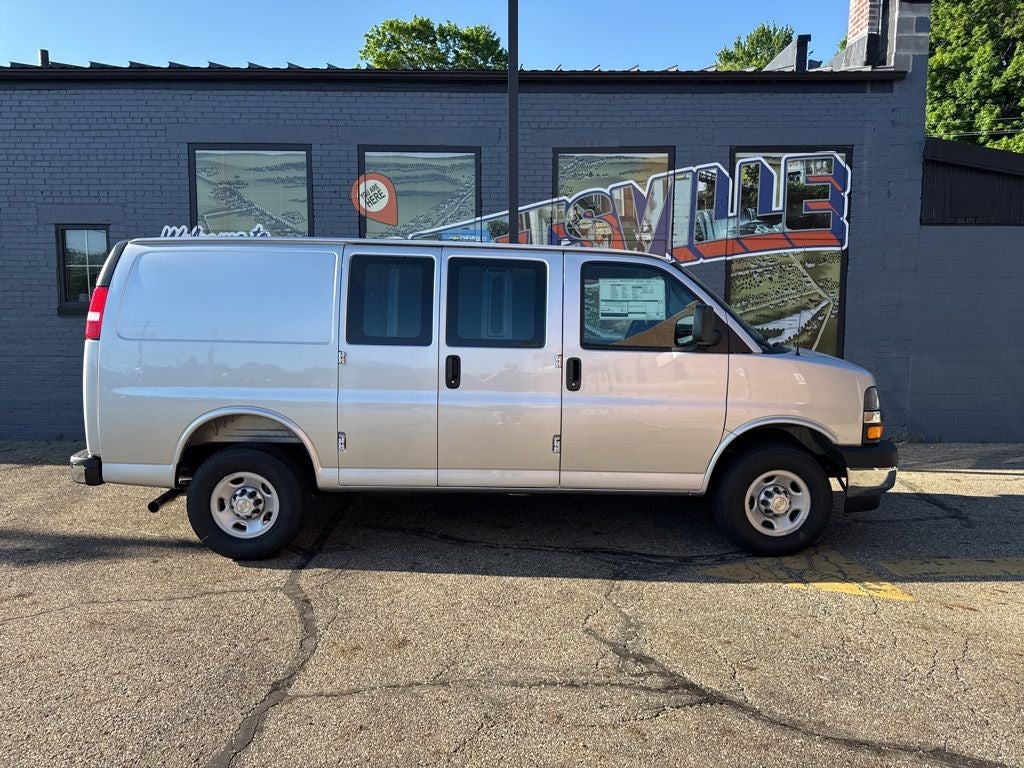 2026 Chevrolet Express 3500 Work Van Cargo
