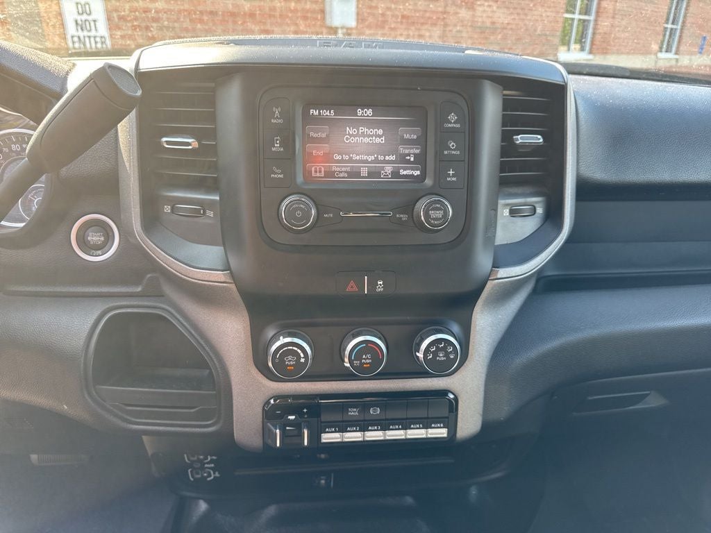 2022 RAM 5500HD Tradesman w/ Steel Flatbed & 5th Wheel Hitch