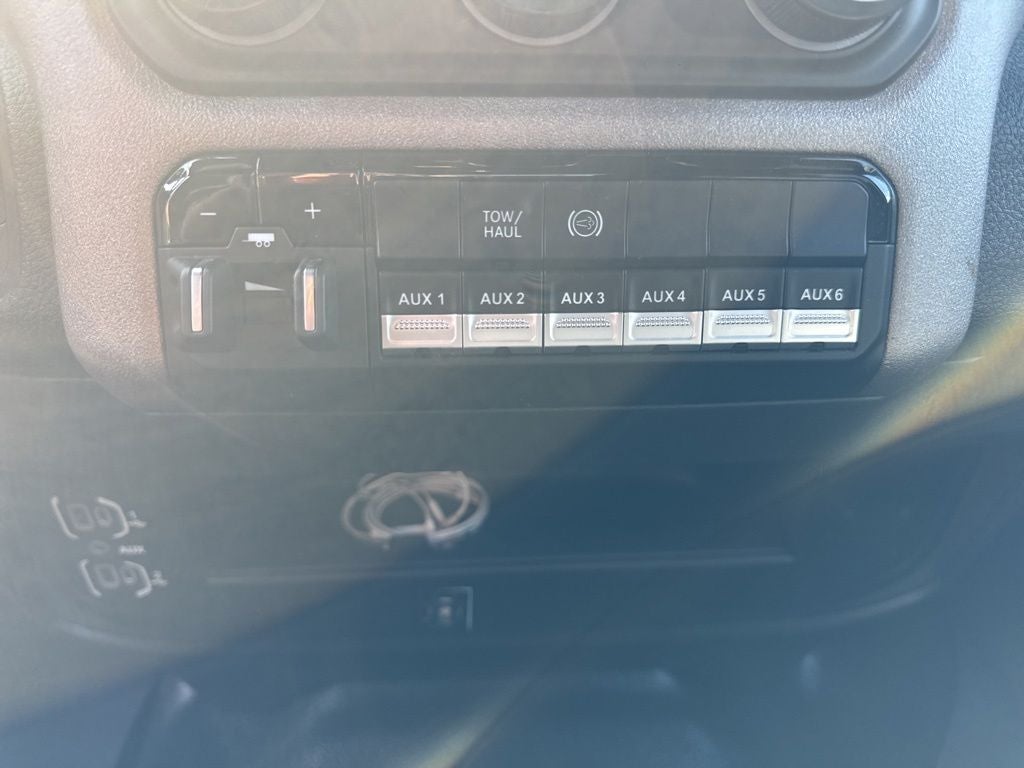 2022 RAM 5500HD Tradesman w/ Steel Flatbed & 5th Wheel Hitch
