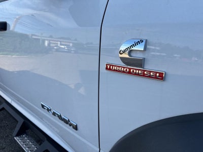 2022 RAM 5500HD Tradesman w/ Steel Flatbed & 5th Wheel Hitch
