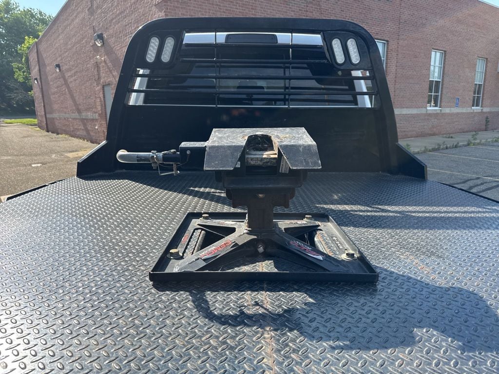 2022 RAM 5500HD Tradesman w/ Steel Flatbed & 5th Wheel Hitch