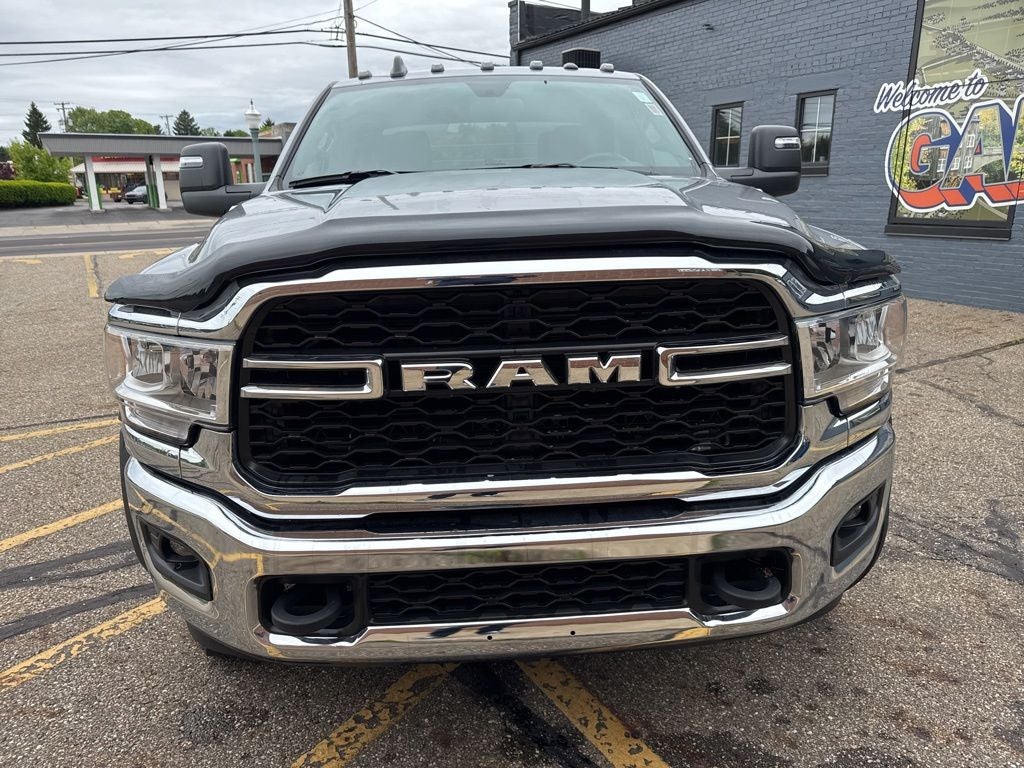 2024 RAM 5500HD Tradesman w/ Duramag Aluminum Skirt Flatbed