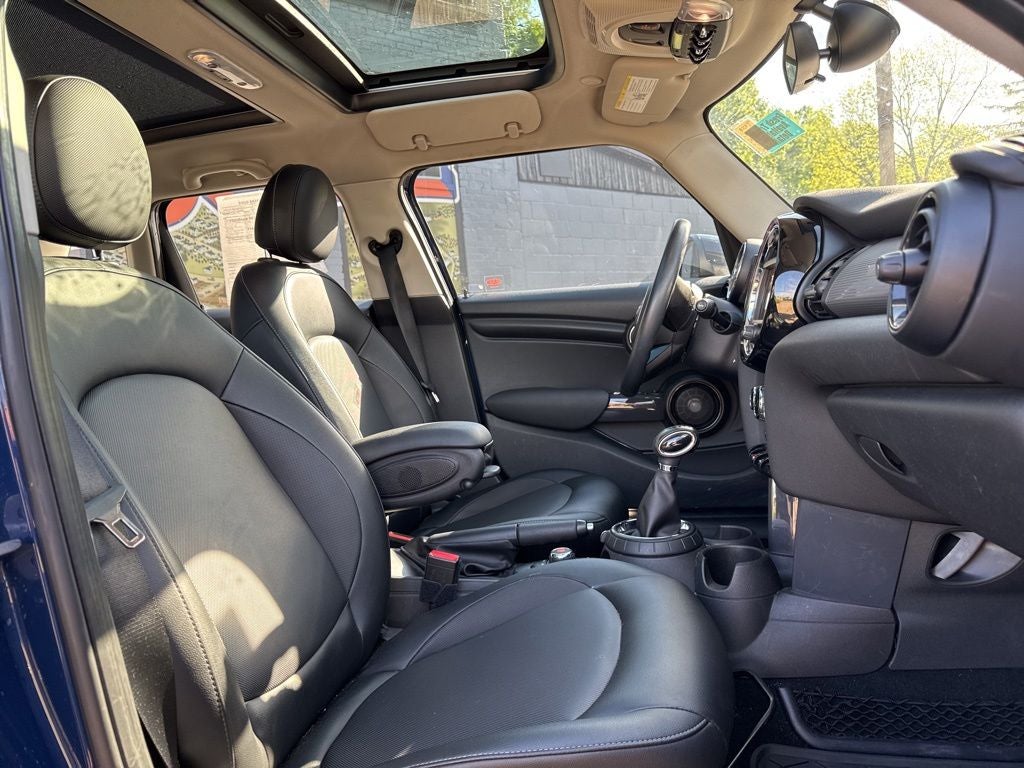 2016 MINI Cooper Base