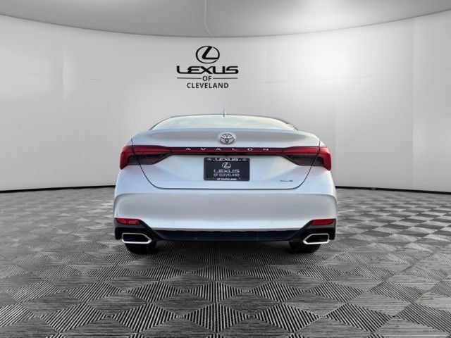 2022 Toyota Avalon XLE